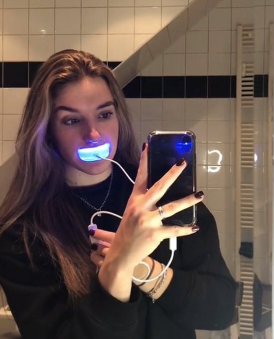 Luxury White Pro Glow Deluxe Tandenbleekset: PAP+ Strips, LED & V34 Corrector voor Stralende Witte Tanden